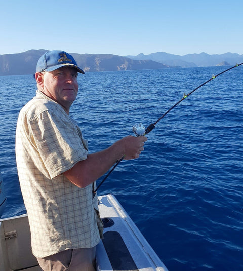 Toddy with a good bend in his Benda-2 - OK.fish
